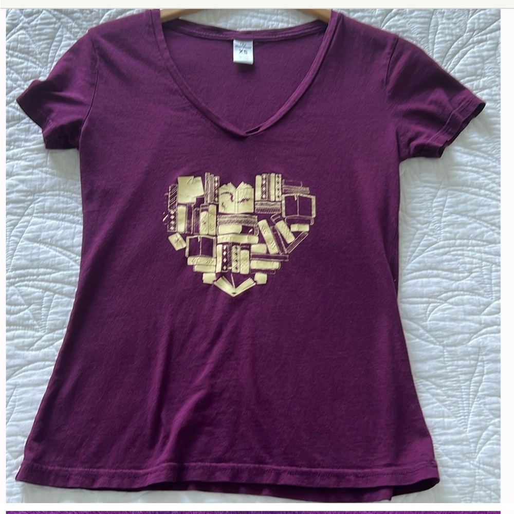 Purple V-Neck Short Sleeve Tee with Gold Heart Design